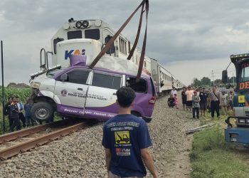 Imbas Laka di Kediri 5 Perjalanan Kereta Api Terlambat