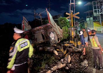 Ngeri, Truk Gandeng di Blitar Dihantam KA Kertanegara Gegara Petugas Ketiduran