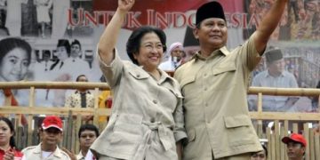 Tonggak Politik Megawati Pasca Isu People Power di Blitar. Foto Megawati saat berpasangan dengan Prabowo di Pilpres 2009. (foto/ist)