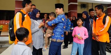 Mas Ipin Berangkatkan Warganya Sebagai Transmigran ke Poso