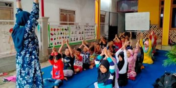 Belajar Speaking dari Pos Kamling