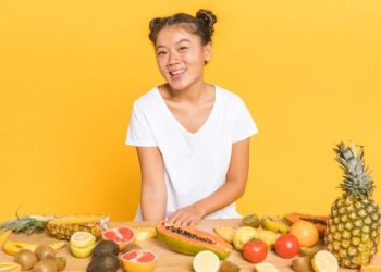 Ingin Kulit Glowing dan Sehat? Konsumsi Buah yang Tepat, Salah Satunya Tomat