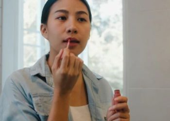 Tips Pilih Warna Lipstik “My Lips But Better” Sesuai Saran Ahli