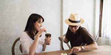 Tips Bertemu Kekasih Online Agar Tidak Terkibuli (foto ilustrasi/freepik)