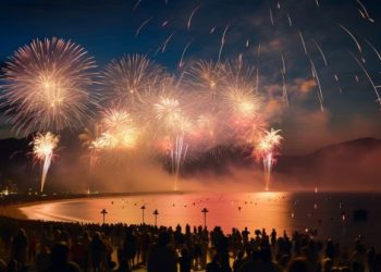 Ini Tradisi Sambut Tahun Baru di Berbagai Negara: Orang Spanyol Makan 12 Anggur