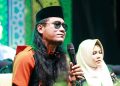 Gus MIftah dan istrinya. Foto: istimewa
