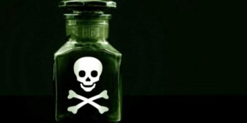 Teror Pinjol Jadi Penyebab Sekeluarga di Kediri Tenggak Racun?(foto ilustrasi/ist/shutterstock)