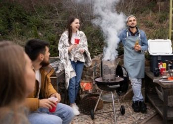 Tips Atasi Rasa Canggung Bersama Keluarga Pasangan Saat Liburan Bareng