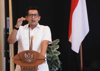 MAK: Kekuasaan Itu Candu
