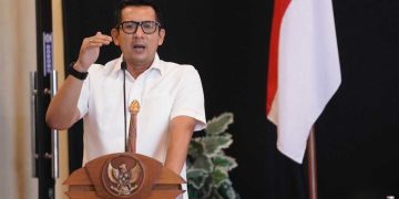 MAK: Kekuasaan Itu Candu