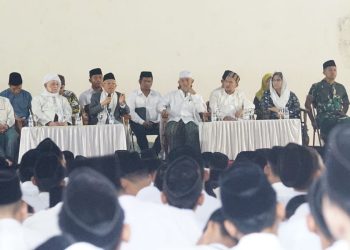 Pj Wali Kota Kediri Turut Sambut Wakil Presiden RI Periode 2019-2024 Saat Datang Ke Ponpes Lirboyo Kediri. Foto : Dok. Pemkot Kediri