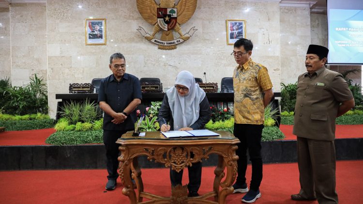 DPRD Kota Kediri Setujui Perubahan Status Perumda BPR Bank Kota Kediri Menjadi Perseroda. Foto : Dok. Pemkot Kediri
