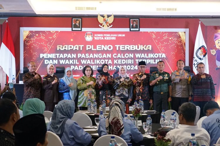 Pj Wali Kota Kediri Hadiri Rapat Pleno Terbuka Penetapan Pasangan Calon Wali Kota dan Wakil Wali Kota Kediri. Foto : Dok. Pemkot Kediri