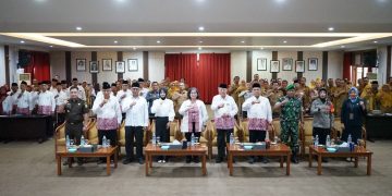 Pj Wali Kota Kediri Kukuhkan Pengurus Perwakilan Yayasan Gerontologi Abiyoso Jawa Timur Kota Kediri Masa Bakti 2024-2029. Foto : Dok. Pemkot Kediri