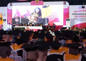 Hadiri Wisuda Universitas Kadiri, Pj Wali Kota Kediri Sampaikan Pesan Hadapi Tantangan Zaman. Foto : Dok. Pemkot Kediri