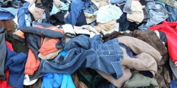 Dampak Fast Fashion pada Kerusakan Lingkungan: Stop Ikuti Tren Mode!. (foto ilustrasi/waste4change)