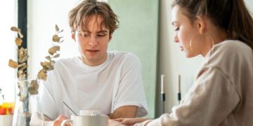 Tips Ngobrol dengan Laki-laki Agar Tak Miskomunikasi. (foto ilustrasi/freepik)