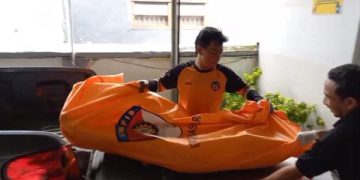 Jombang Gempar, Pencari Jamur Temukan Mayat Pria Berhoodie Penuh Luka. (foto/Bacaini)