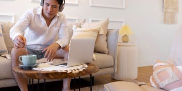 Remote Working Jadi Tren Berburu Cuan, Ini Jenis Pekerjaan yang Paling Diminati. (foto ilustrasi/freepik)