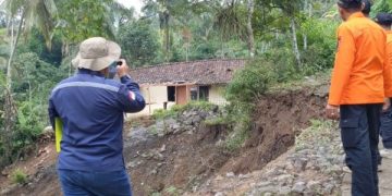 PVMBG Isyaratkan Ratusan Warga Trenggalek Sulit Kembali, Ini Alasannya. (foto/Bacaini)