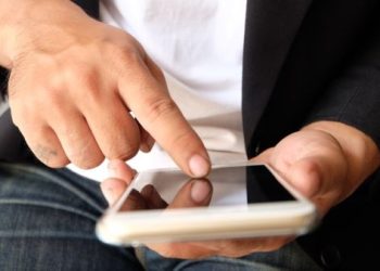 Tips dan Trik Siasati Doom Scrolling Medsos