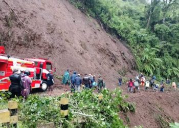 Jalur Wisata Gunung Bromo Via Malang Putus Total Akibat Longsor
