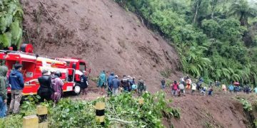 Jalur Wisata Gunung Bromo Via Malang Putus Total Akibat Longsor (foto/Bacaini)