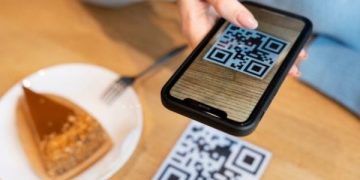 E-Wallet Fintech Jadi Idola Milenial untuk Menghindari Uang Palsu (foto ilustrasi/freepik)