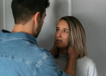 Alasan Sulit Tinggalkan Pasangan Toxic, Ini Cara Lepaskan Diri