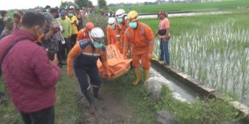 Mayat Laki-laki Bugil Tanpa Kepala Gemparkan Jombang (foto/Bacaini)