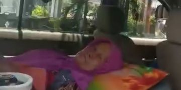 Viral Lansia Sakit di Atas Mobil Ambulans Antri Pupuk Subsidi (foto/ist)