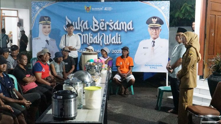 Berbagi Kebahagiaan di Bulan Ramadhan, Wali Kota Kediri Mbak Vinanda Buka Bersama Masyarakat Tidak Mampu