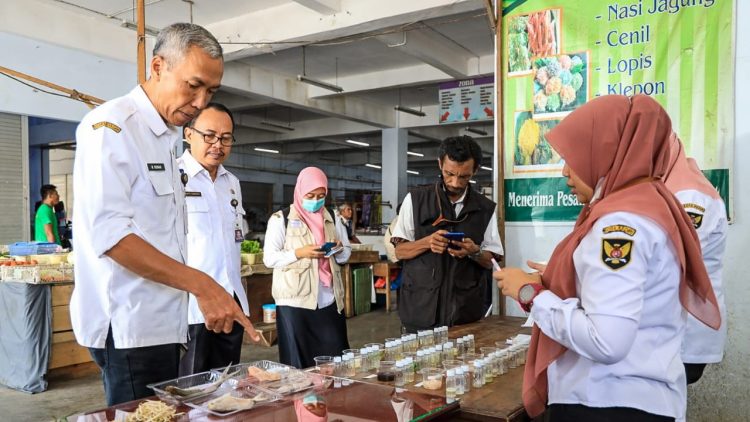 Awasi Peredaran Pangan Segar dan Olahan di Bulan Ramadhan, Pemkot Kediri Lakukan Pengawasan Keamanan Pangan
