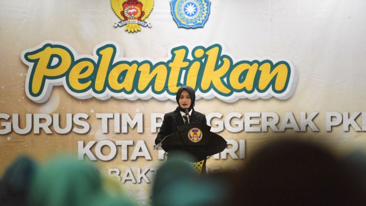 Mbak Vinanda Minta TP PKK Jalankan Program Prioritas Penanganan Stunting, Saat Lantik Pengurus TP PKK Kota. Foto : Dok. Pemkot Kediri