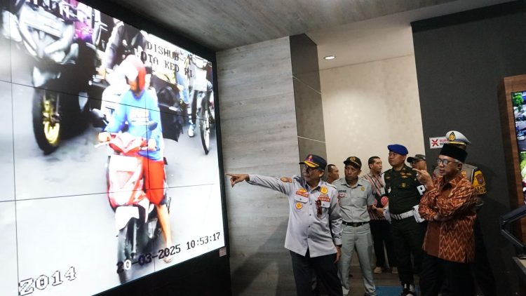 Gus Qowim Pantau Pelaksanaan Ramp Check, Pastikan Kesiapan Mudik Lebaran 2025. Foto : Dok. Pemkot Kediri