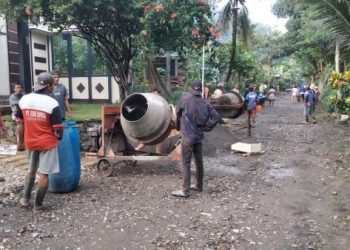 Bangun Jalan Sendiri, Cara Warga Trenggalek “Tampar” Pemkab