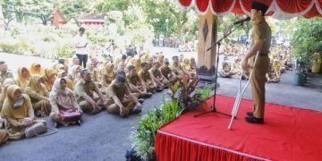 Bupati Trenggalek Paksa ASN Sedekahkan Penghasilan Untuk Bantu Pembangunan  (foto/Bacaini)