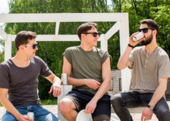 Hang Out 2 Kali Seminggu Bikin Pria Tak Gampang Stres, Ini Penjelasannya