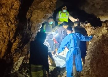 Kerangka Manusia Bersarung di Goa Pletes Malang Gerakkan Polisi