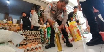 Minyakita Tak Sesuai Takaran di Nganjuk Disuplai dari Surabaya (foto/Bacaini)