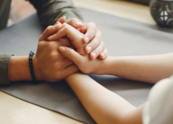 Kenali Tanda Pasangan Manipulatif, Love Bombing Salah Satunya