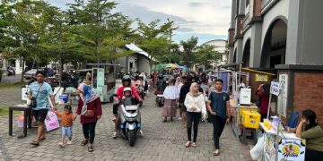 Pemkab Trenggalek Ubah Alun-alun Jadi Takjil Selama Ramadhan (foto/Bacaini)