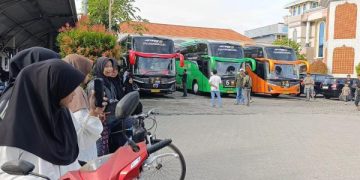 Libur Lebaran, Ribuan Santri di Jombang Mudik Massal (foto/Bacaini)