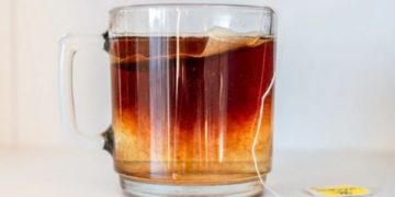 Tips Mengatasi Ancaman Mikroplastik di Teh Celup (foto ilustrasi/freepik)