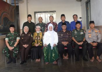 Vinanda dan Gus Qowim Silaturahmi ke Ulama. Foto : Dok. Pemkot Kediri
