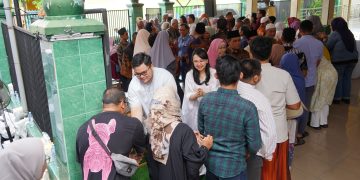 Ikuti Halal Bihalal Lingkungan, Mas Dhito Dikenal Sosok yang Ramah dan Penghobi Vespa. Foto : Dok. Pemkab Kediri