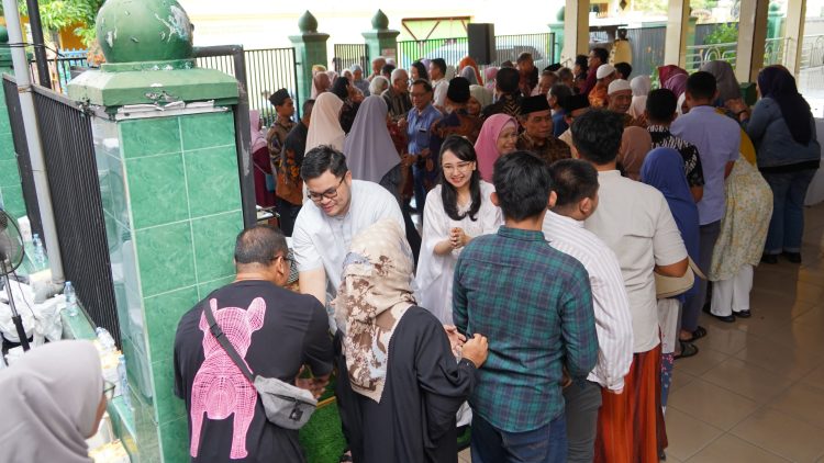 Ikuti Halal Bihalal Lingkungan, Mas Dhito Dikenal Sosok yang Ramah dan Penghobi Vespa