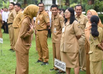 Pimpin Apel Pagi, Ingin Wujudkan ASN Unggul. Foto : Dok. Pemkot Kediri