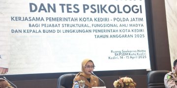 Wali Kota Kediri Beri Arahan Saat Pelaksanaan Tes Kesehatan Jiwa. Foto : Dok. Pemkot Kediri
