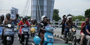 Bersama Ratusan Skuteris, Walikota Kediri Pimpin Penanaman 1.000 Pohon di Kaki Gunung Klotok